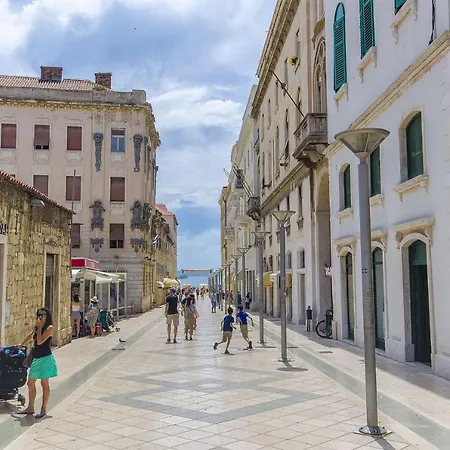 アパート Toni Delux スプリト