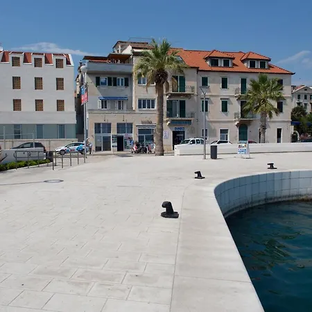 Toni Delux スプリト