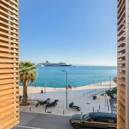 Toni Delux アパート