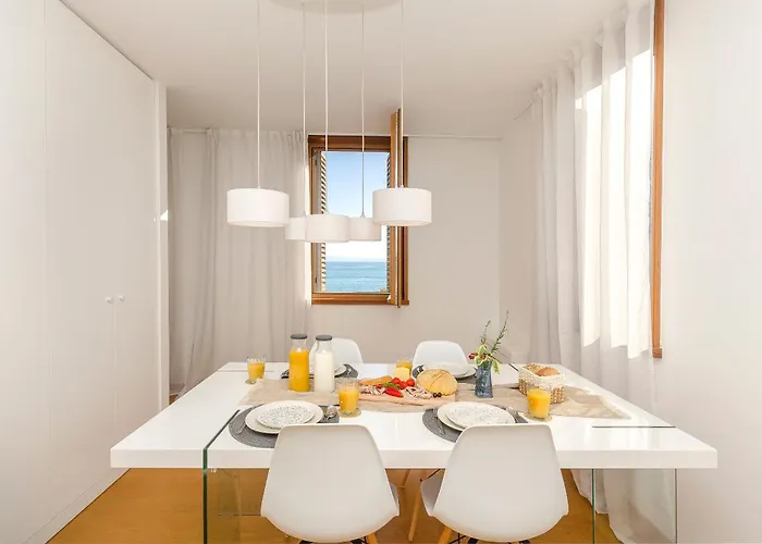 Toni Delux スプリト